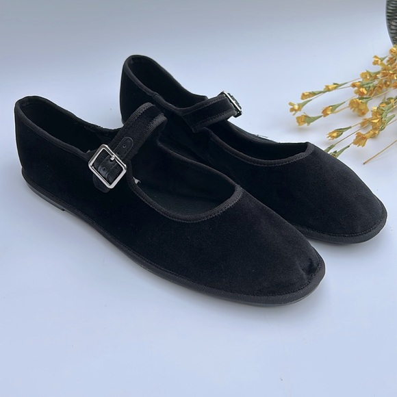 Universal Thread Halston Mary Jane Ballet Flats Black Velvet - Picture 12 of 16